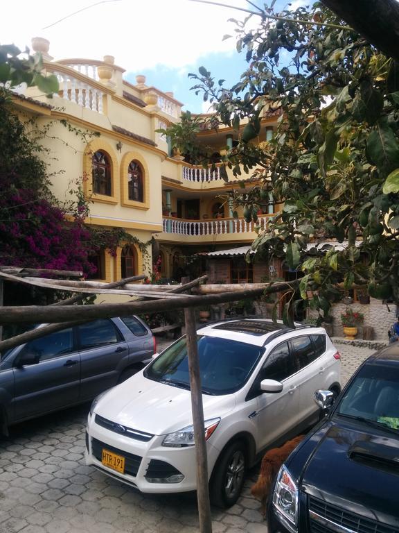 Hostal Curinan اوتابالو المظهر الخارجي الصورة