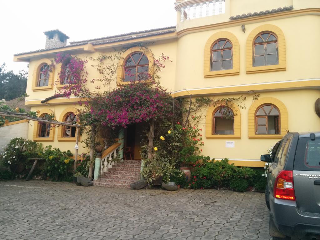 Hostal Curinan اوتابالو المظهر الخارجي الصورة